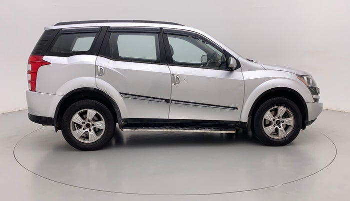 2015 Mahindra XUV500 W8, Diesel, Manual, 97,661 km, Right Side View