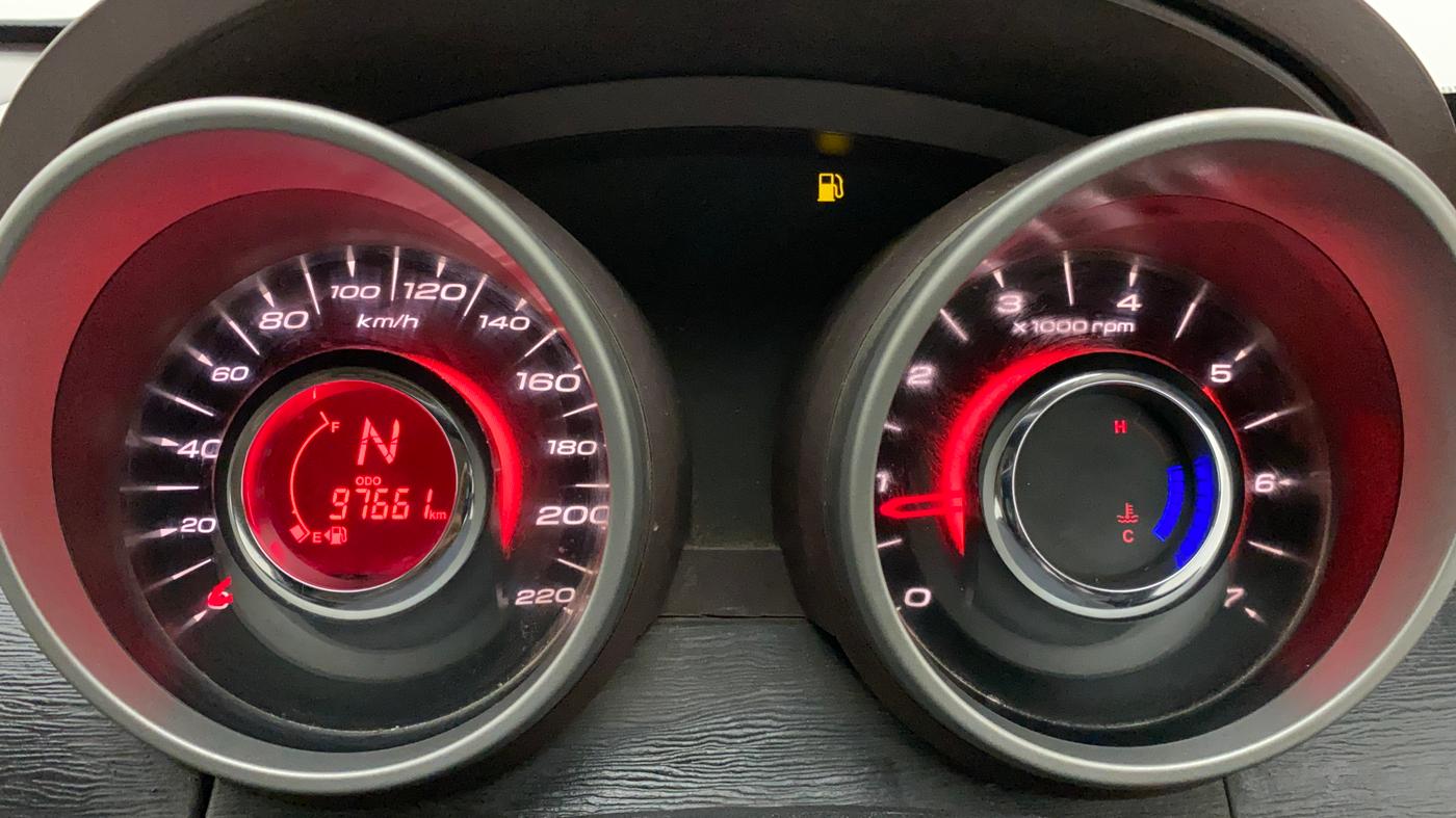 2015 Mahindra XUV500 W8, Diesel, Manual, 97,661 km, Odometer Image