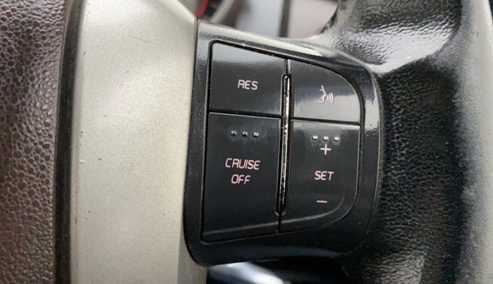 2015 Mahindra XUV500 W8, Diesel, Manual, 97,661 km, Adaptive Cruise Control