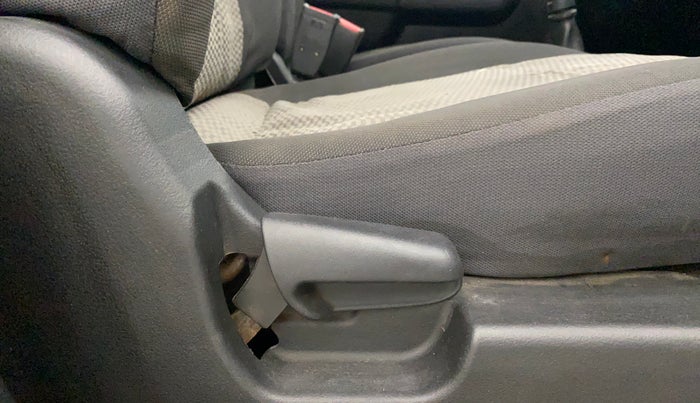 2014 Maruti Wagon R 1.0 LXI CNG, CNG, Manual, 1,24,790 km, Driver Side Adjustment Panel