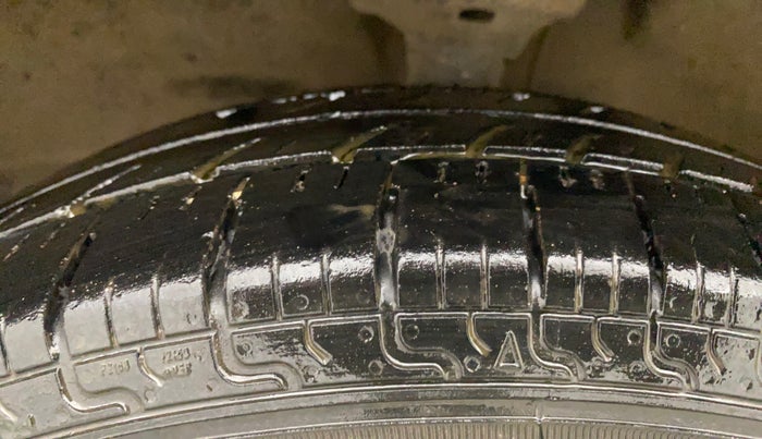 2014 Maruti Wagon R 1.0 LXI CNG, CNG, Manual, 1,24,790 km, Left Front Tyre Tread