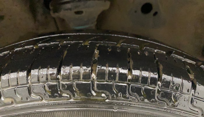 2014 Maruti Wagon R 1.0 LXI CNG, CNG, Manual, 1,24,790 km, Right Front Tyre Tread