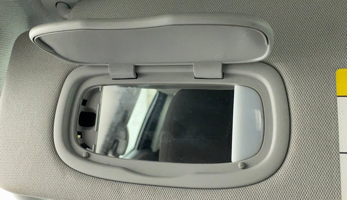 2017 Jeep Compass SPORT 2.0 DIESEL, Diesel, Manual, 1,11,878 km, Ceiling - Vanity mirror light not working