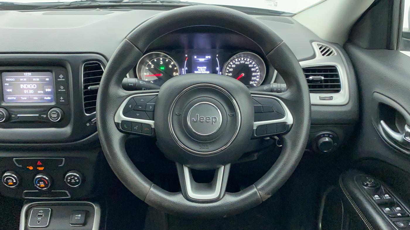 2017 Jeep Compass SPORT 2.0 DIESEL, Diesel, Manual, 1,11,878 km, Steering Wheel Close Up