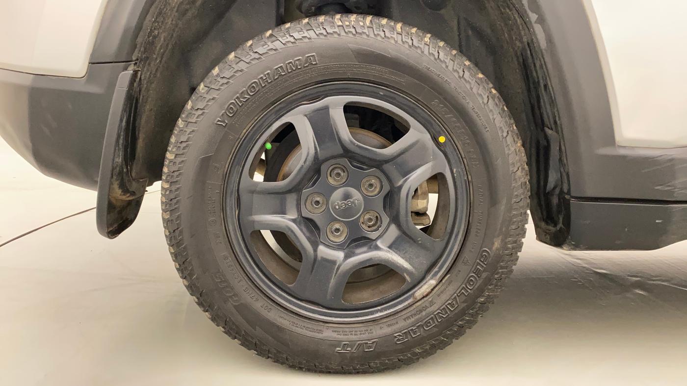 2017 Jeep Compass SPORT 2.0 DIESEL, Diesel, Manual, 1,11,878 km, Right Rear Wheel