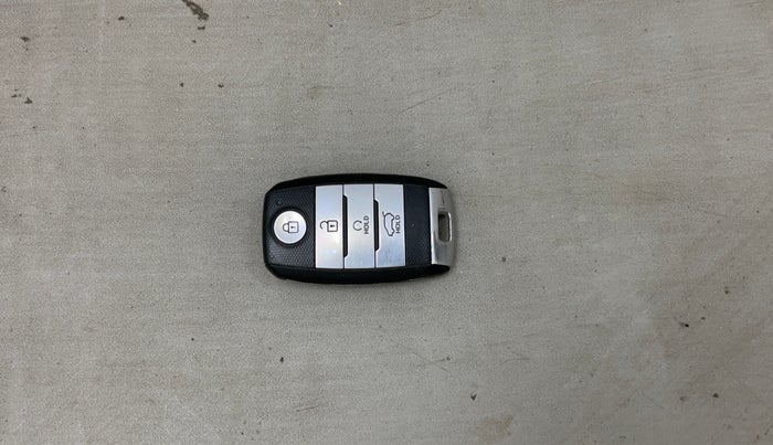 2020 KIA SONET HTX 1.0 IMT, Petrol, Manual, 38,331 km, Key Close Up