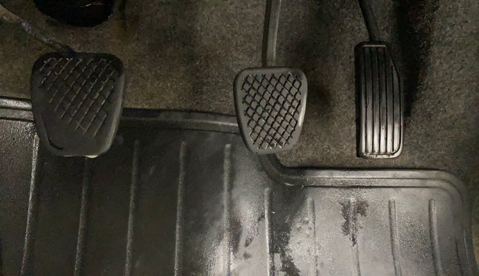 2014 Honda Amaze 1.2L I-VTEC S, Petrol, Manual, 1,08,337 km, Pedals