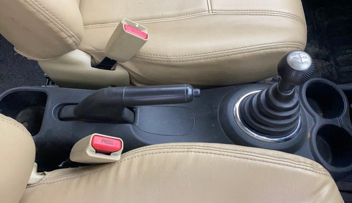 2014 Honda Amaze 1.2L I-VTEC S, Petrol, Manual, 1,08,337 km, Gear Lever