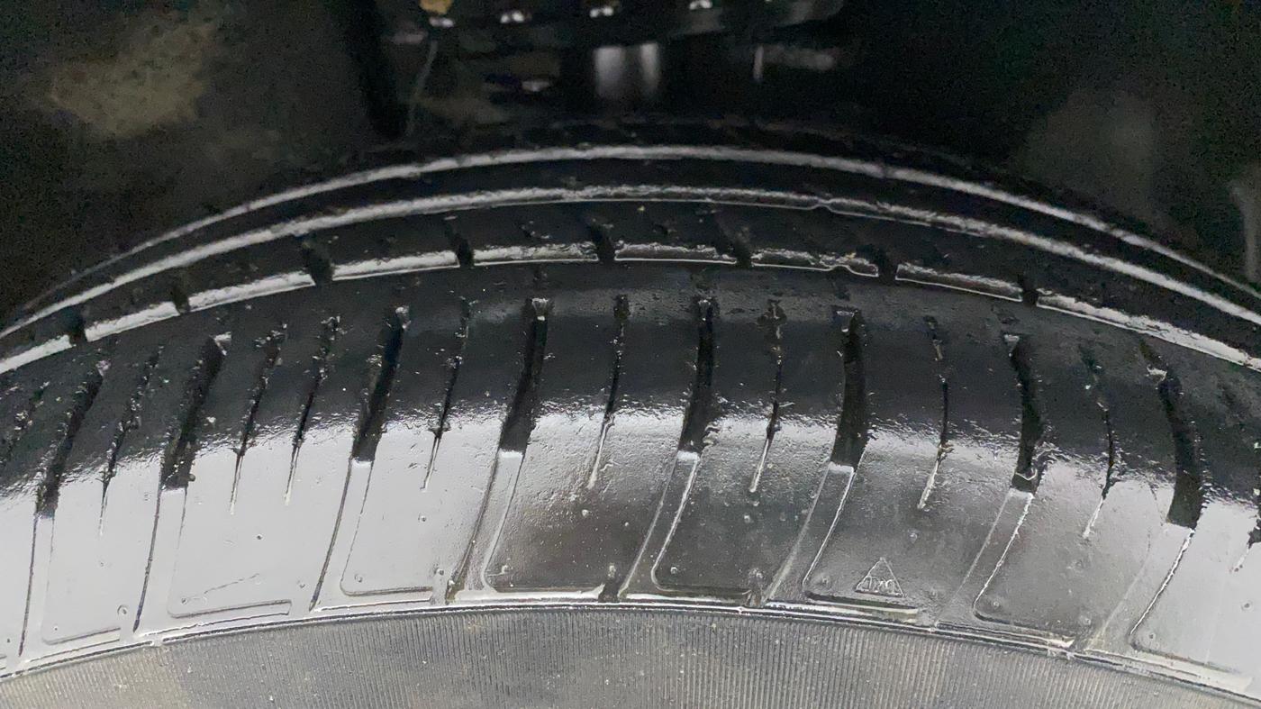 2021 Tata Harrier XZA PLUS 2.0L, Diesel, Automatic, 58,025 km, Right Front Tyre Tread