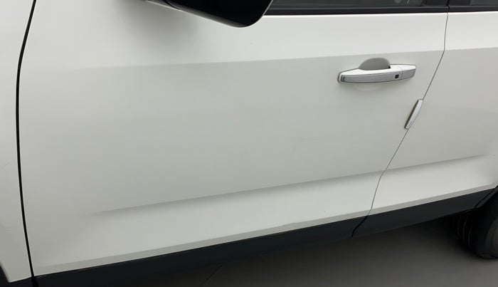 2021 Tata Harrier XZA PLUS 2.0L, Diesel, Automatic, 58,025 km, Front passenger door - Slightly dented