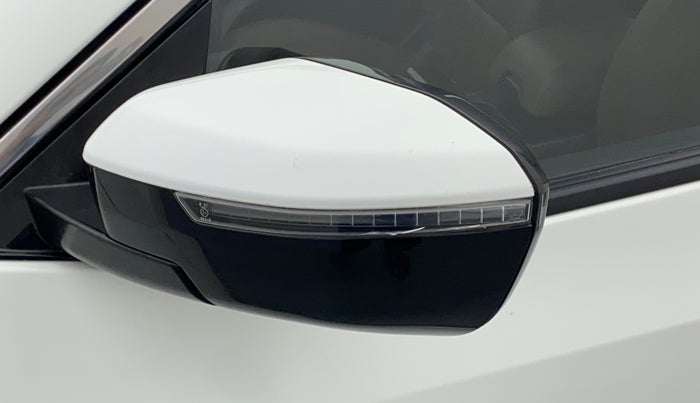 2021 Tata Harrier XZA PLUS 2.0L, Diesel, Automatic, 58,025 km, Left rear-view mirror - Indicator light has minor damage