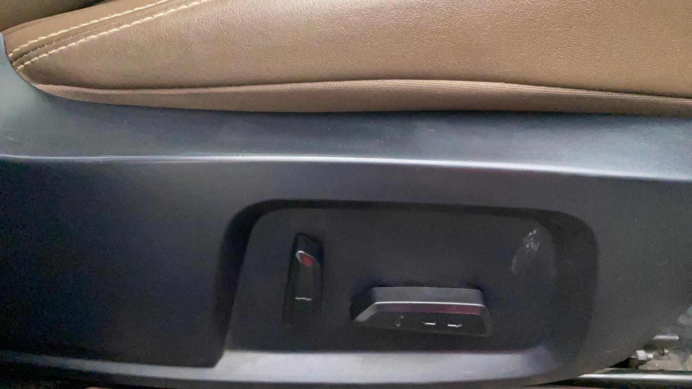 2021 Tata Harrier XZA PLUS 2.0L, Diesel, Automatic, 58,025 km, Driver Side Adjustment Panel