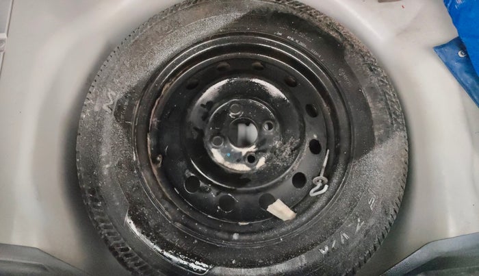 2015 Maruti Swift VXI, Petrol, Manual, 48,924 km, Spare Tyre