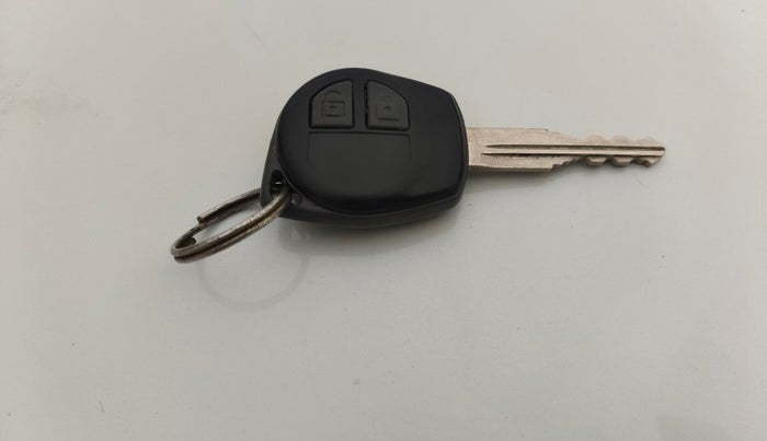 2015 Maruti Swift VXI, Petrol, Manual, 48,924 km, Key Close Up