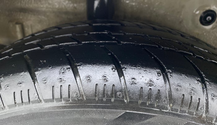 2019 Maruti Celerio ZXI, CNG, Manual, 57,607 km, Right Rear Tyre Tread