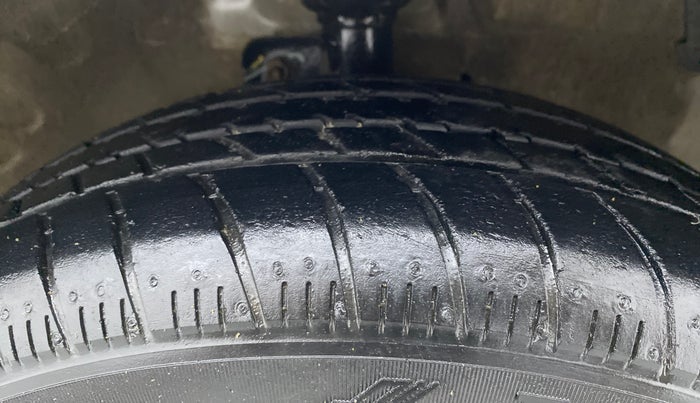 2019 Maruti Celerio ZXI, CNG, Manual, 57,607 km, Right Front Tyre Tread