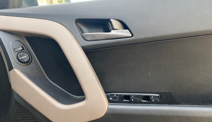 2015 Hyundai Creta S 1.6 PETROL, Petrol, Manual, 96,870 km, Driver Side Door Panels Control