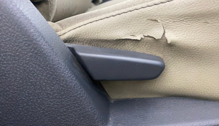 2014 Renault Duster 110 PS RXL DIESEL, Diesel, Manual, 90,221 km, Driver Side Adjustment Panel