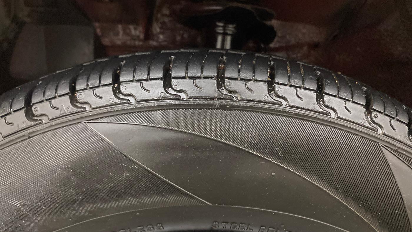 2018 Nissan Micra Active XV, Petrol, Manual, 93,788 km, Left Front Tyre Tread