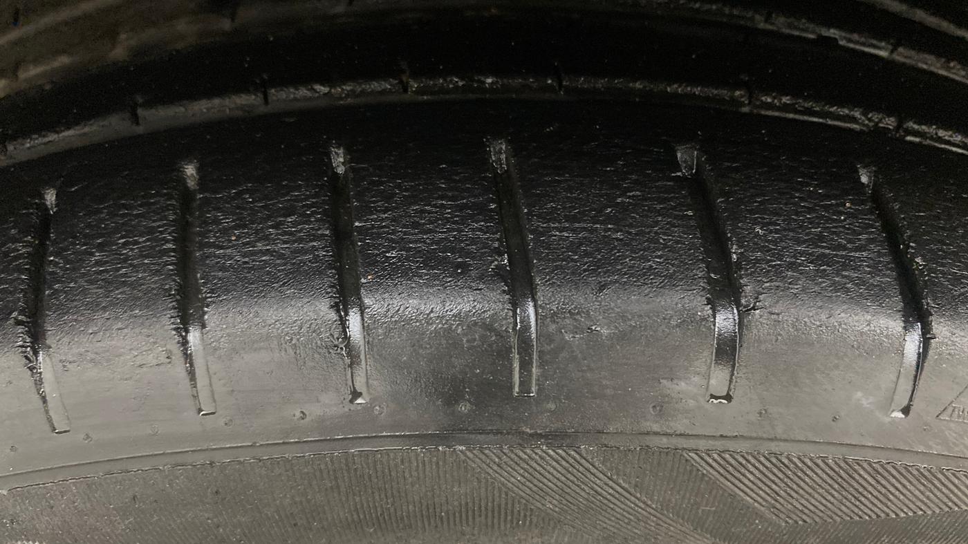 2021 Toyota Glanza V CVT, Petrol, Automatic, 59,886 km, Left Front Tyre Tread