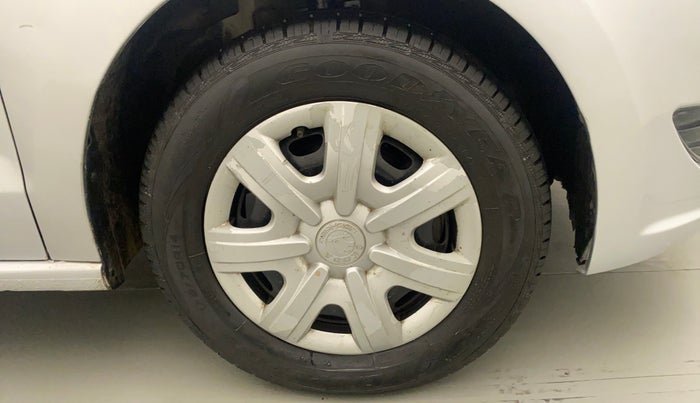 2013 Skoda Rapid ACTIVE 1.6 TDI CR MT PLUS, Diesel, Manual, 56,954 km, Right Front Wheel