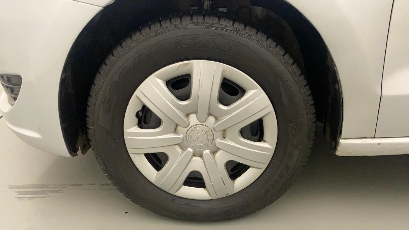 2013 Skoda Rapid ACTIVE 1.6 TDI CR MT PLUS, Diesel, Manual, 56,954 km, Left Front Wheel
