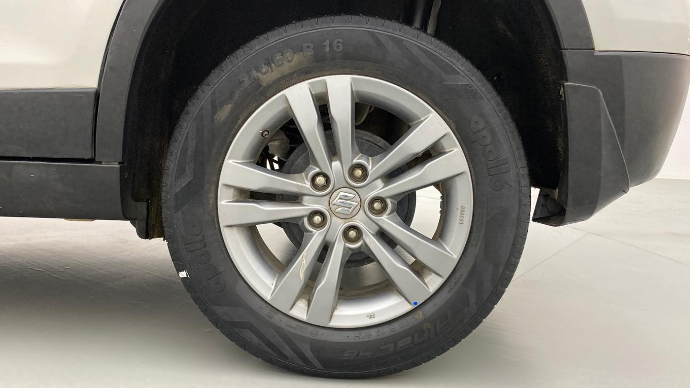 2016 Maruti Vitara Brezza ZDI, Diesel, Manual, 67,996 km, Left Rear Wheel