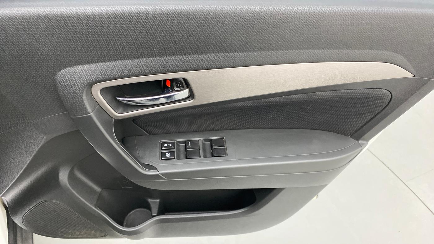 2016 Maruti Vitara Brezza ZDI, Diesel, Manual, 67,996 km, Driver Side Door Panels Control