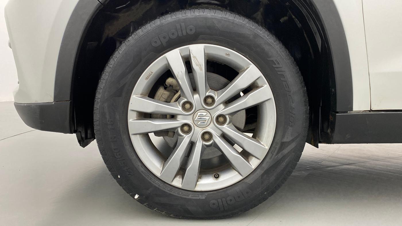 2016 Maruti Vitara Brezza ZDI, Diesel, Manual, 67,996 km, Left Front Wheel