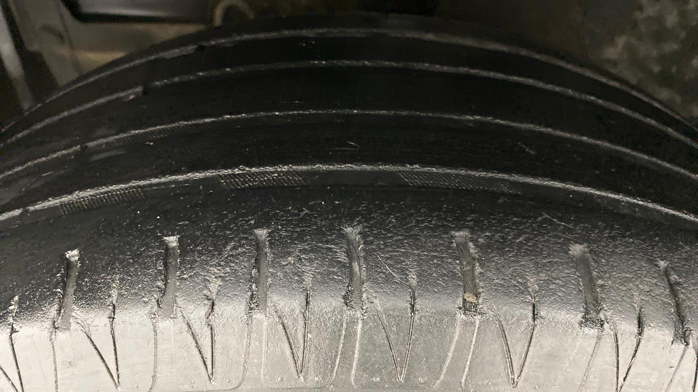 2016 Maruti Vitara Brezza ZDI, Diesel, Manual, 67,996 km, Left Front Tyre Tread