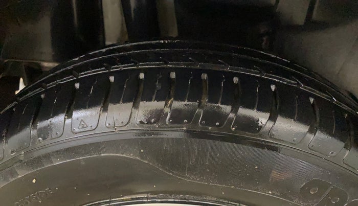 2020 Maruti Swift LXI, Petrol, Manual, 35,030 km, Right Rear Tyre Tread