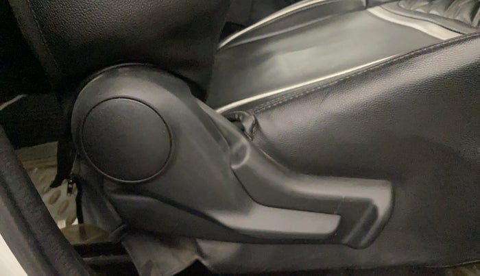 2020 Maruti Swift LXI, Petrol, Manual, 35,030 km, Driver Side Adjustment Panel