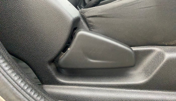 2018 Renault Kwid RXT 1.0 AMT, Petrol, Automatic, 22,451 km, Driver Side Adjustment Panel