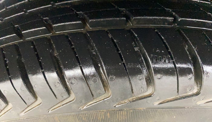 2018 Renault Kwid RXT 1.0 AMT, Petrol, Automatic, 22,451 km, Right Rear Tyre Tread