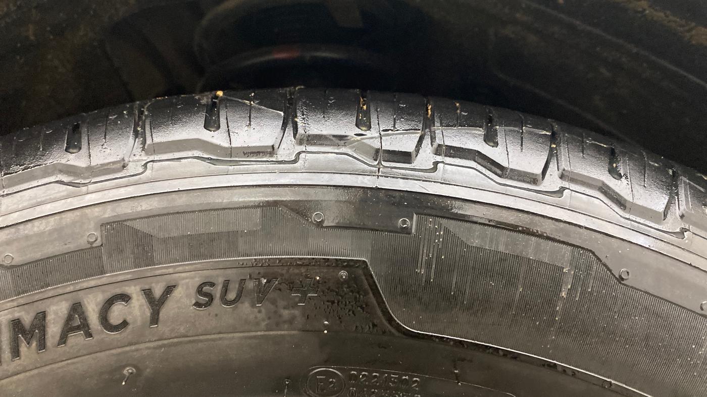 2020 Hyundai Tucson GL (O) 2WD AT, Diesel, Automatic, 1,40,820 km, Right Front Tyre Tread