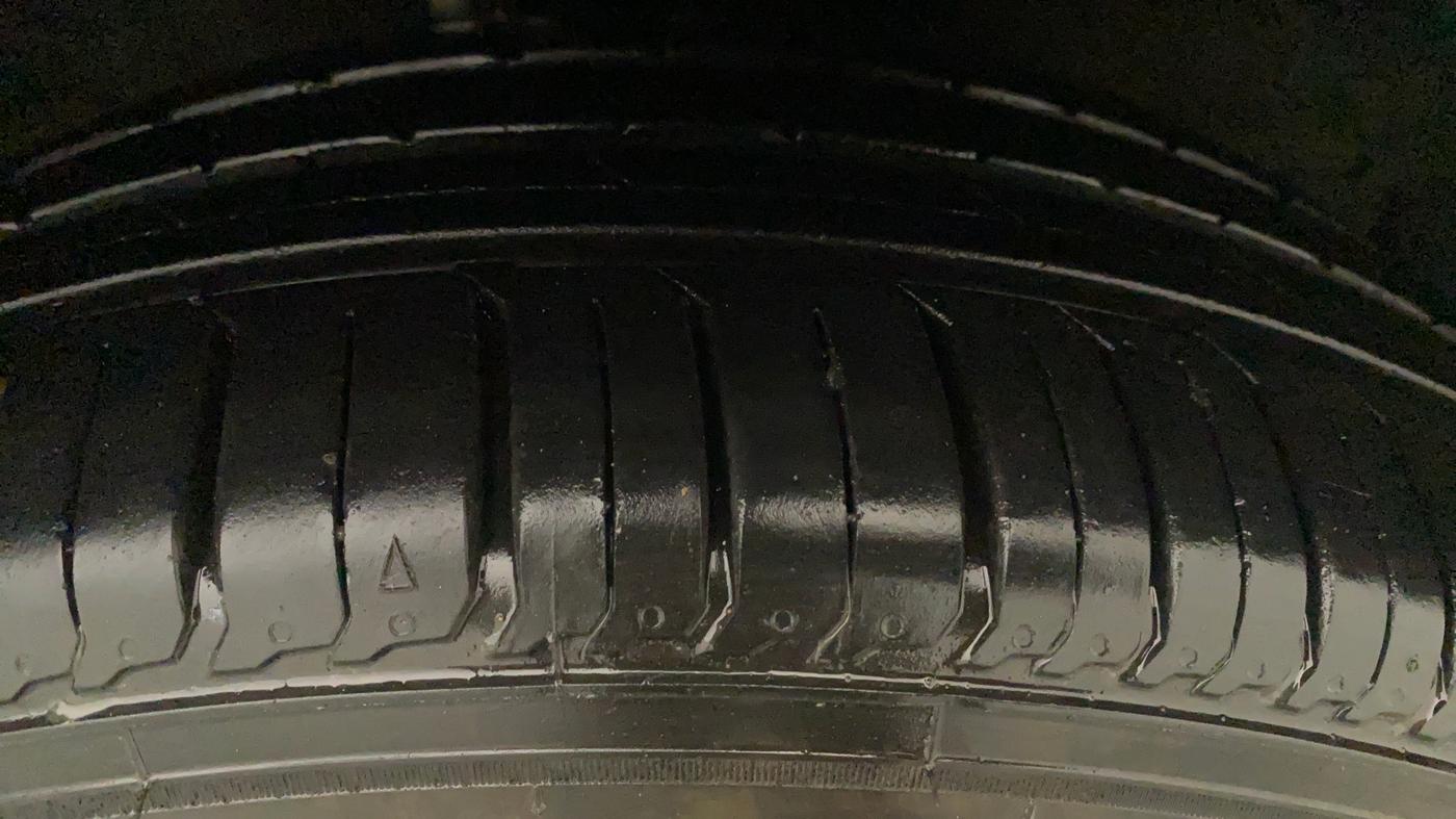2016 Maruti Baleno DELTA DIESEL 1.3, Diesel, Manual, 62,767 km, Right Front Tyre Tread