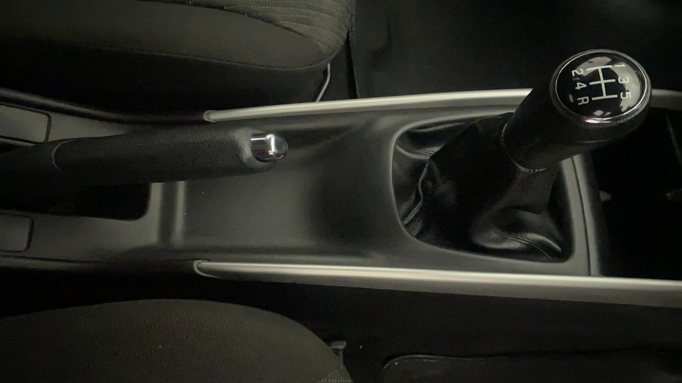 2016 Maruti Baleno DELTA DIESEL 1.3, Diesel, Manual, 62,767 km, Gear Lever