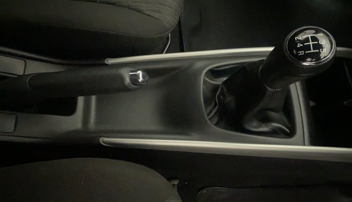 2016 Maruti Baleno DELTA DIESEL 1.3, Diesel, Manual, 62,767 km, Gear Lever
