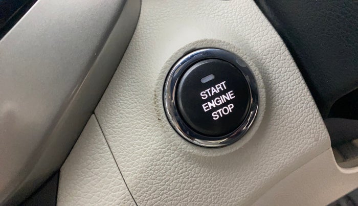 2020 Mahindra XUV300 W8 1.2 PETROL, Petrol, Manual, 96,104 km, Keyless Start/ Stop Button