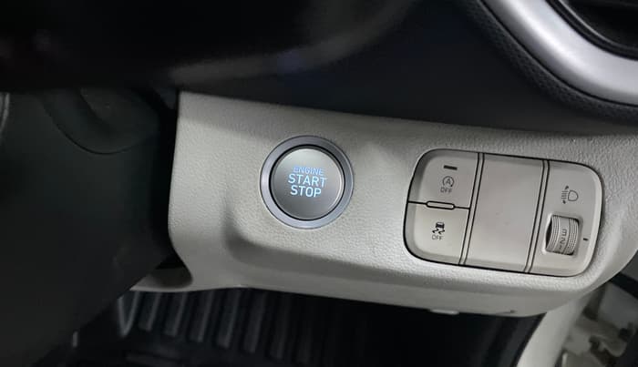 2024 Hyundai VENUE SX 1.5 CRDI, Diesel, Manual, 17,740 km, Keyless Start/ Stop Button