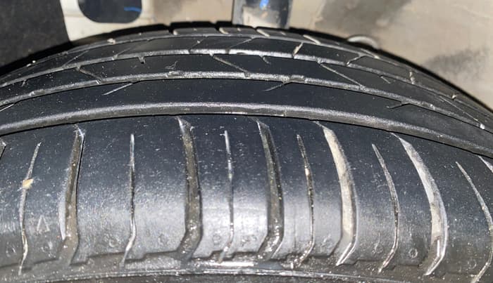 2024 Hyundai VENUE SX 1.5 CRDI, Diesel, Manual, 17,740 km, Left Front Tyre Tread