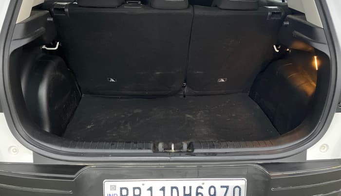 2024 Hyundai VENUE SX 1.5 CRDI, Diesel, Manual, 17,740 km, Boot Inside