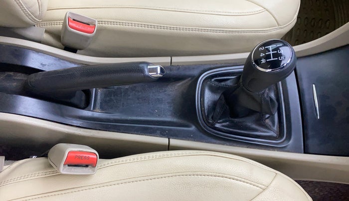 2017 Maruti Ciaz SIGMA 1.4 MT PETROL, Petrol, Manual, 1,01,141 km, Gear Lever