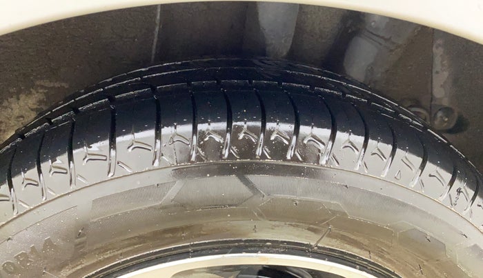 2018 Hyundai Grand i10 ASTA 1.2 KAPPA VTVT, CNG, Manual, 62,098 km, Left Rear Tyre Tread