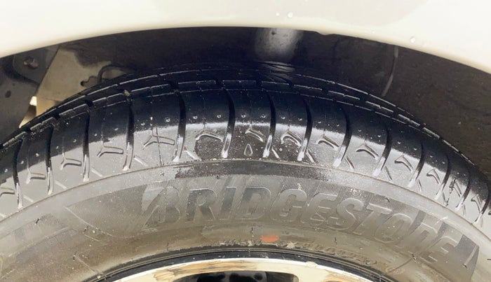 2018 Hyundai Grand i10 ASTA 1.2 KAPPA VTVT, CNG, Manual, 62,098 km, Right Rear Tyre Tread