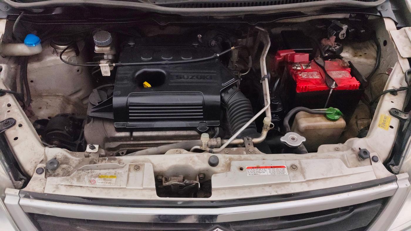 2017 Maruti Wagon R 1.0 VXI, Petrol, Manual, 34,612 km, Engine View