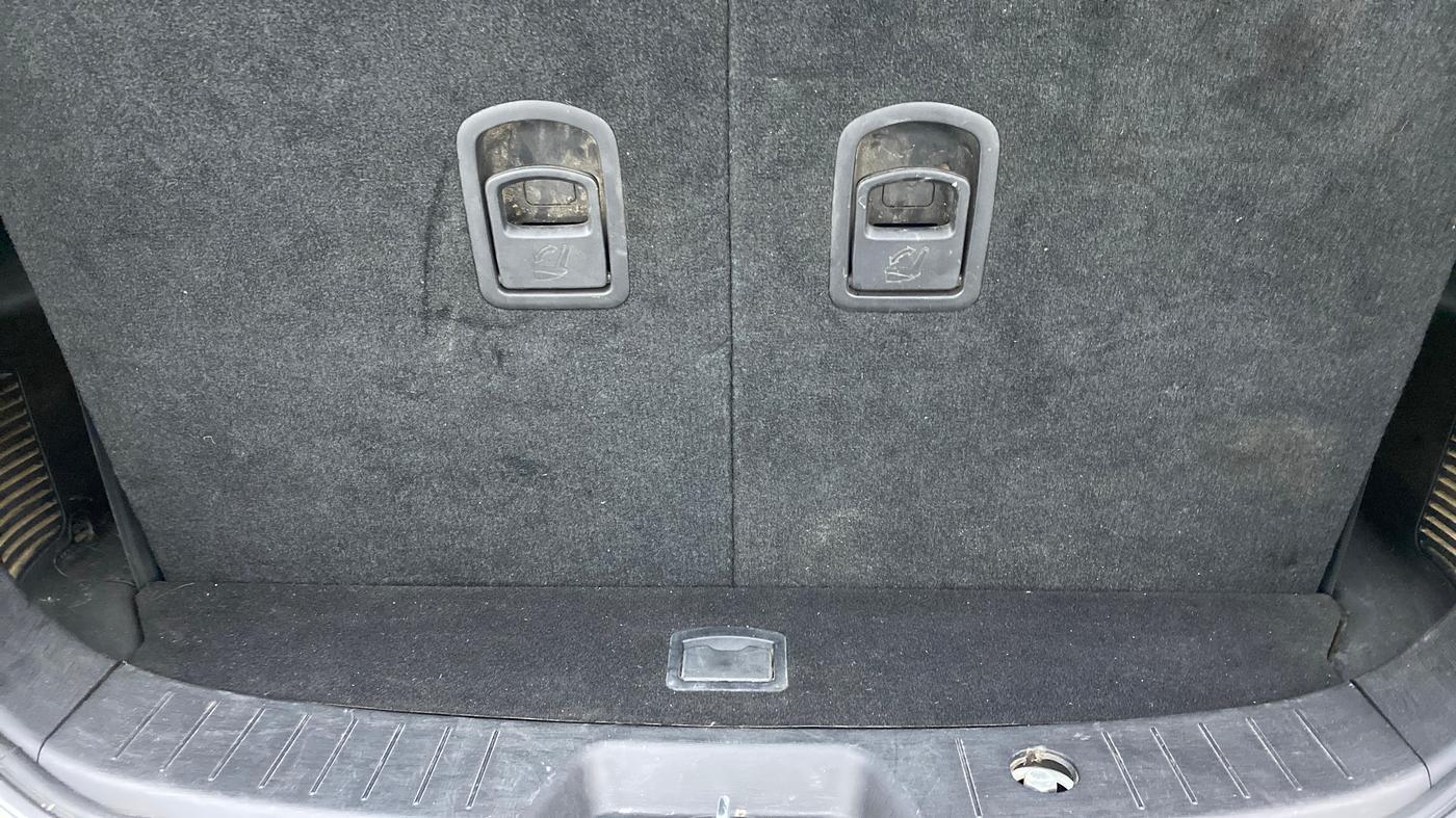 2019 Mahindra XUV500 W11 (O), Diesel, Manual, 29,847 km, Boot Inside