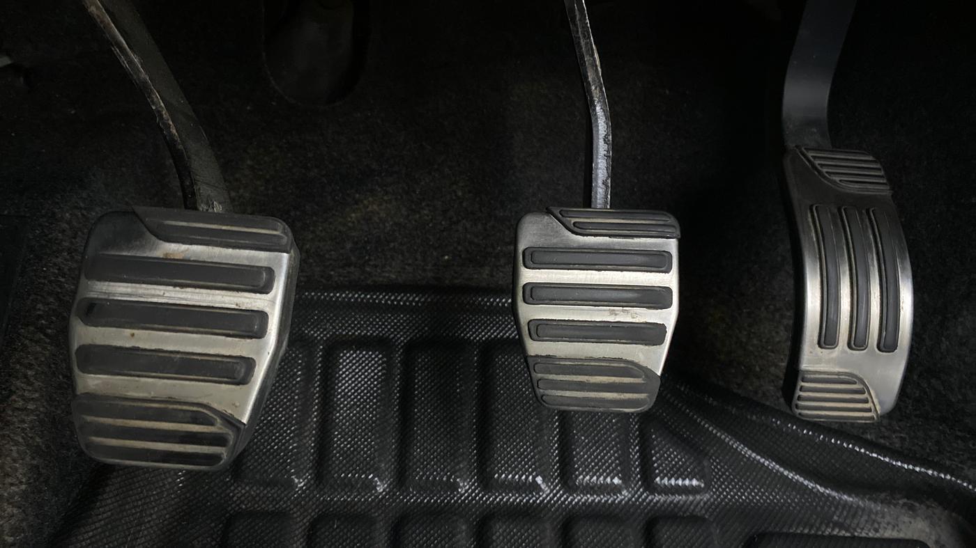 2019 Mahindra XUV500 W11 (O), Diesel, Manual, 29,847 km, Pedals