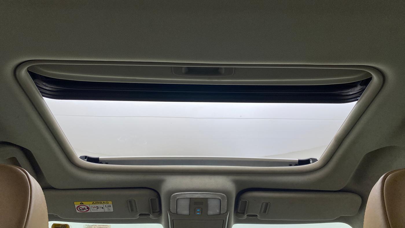 2019 Mahindra XUV500 W11 (O), Diesel, Manual, 29,847 km, Moonroof/ Sunroof