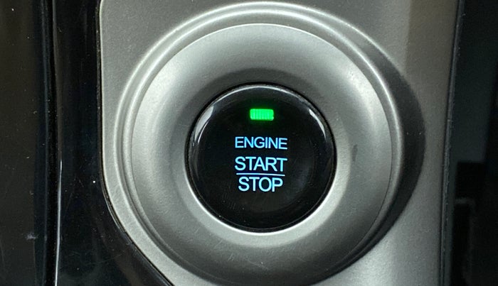2019 Mahindra XUV500 W11 (O), Diesel, Manual, 29,847 km, Keyless Start/ Stop Button